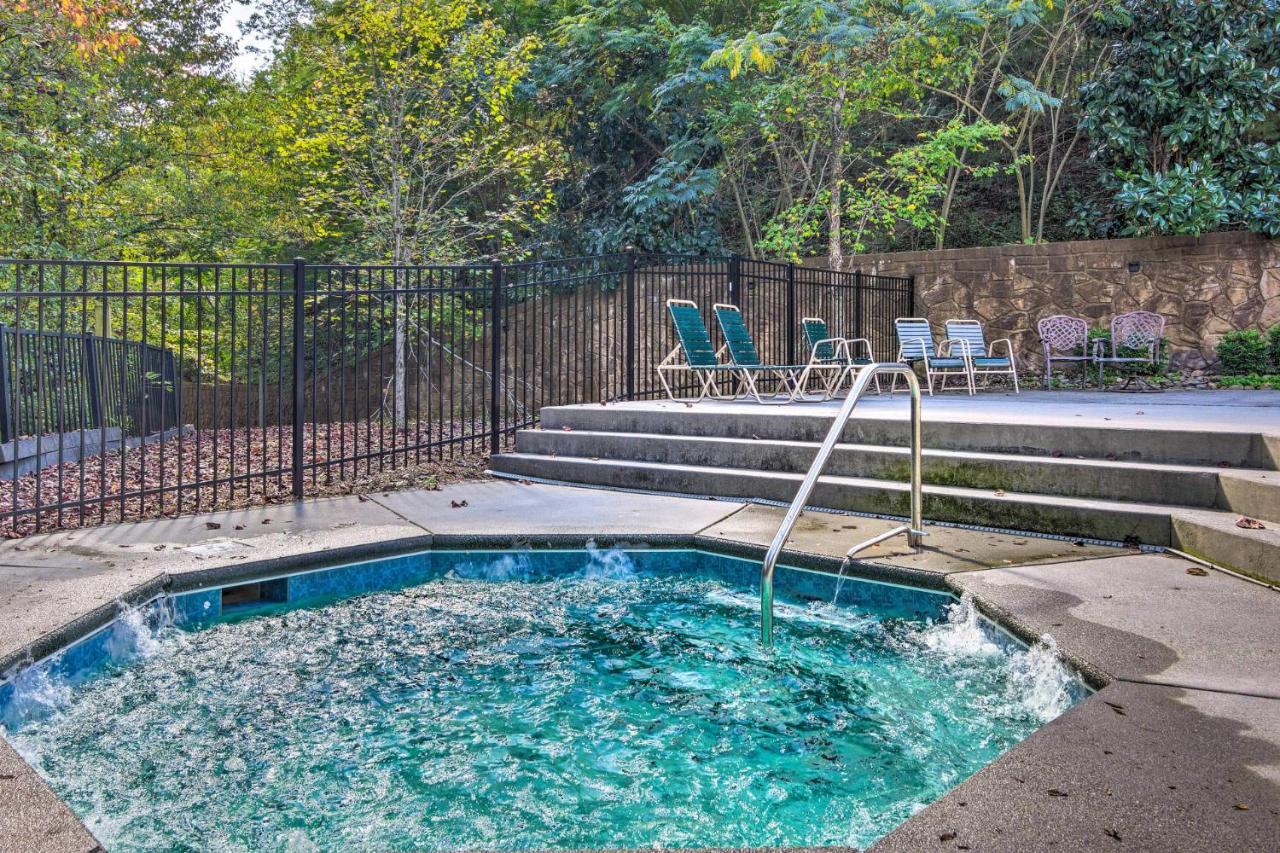 Dog Friendly, Romantic Mtn Getaway Hot Tub Pool Gatlinburg Exterior foto
