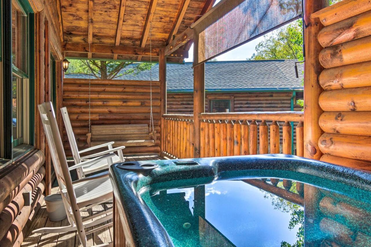 Dog Friendly, Romantic Mtn Getaway Hot Tub Pool Gatlinburg Exterior foto