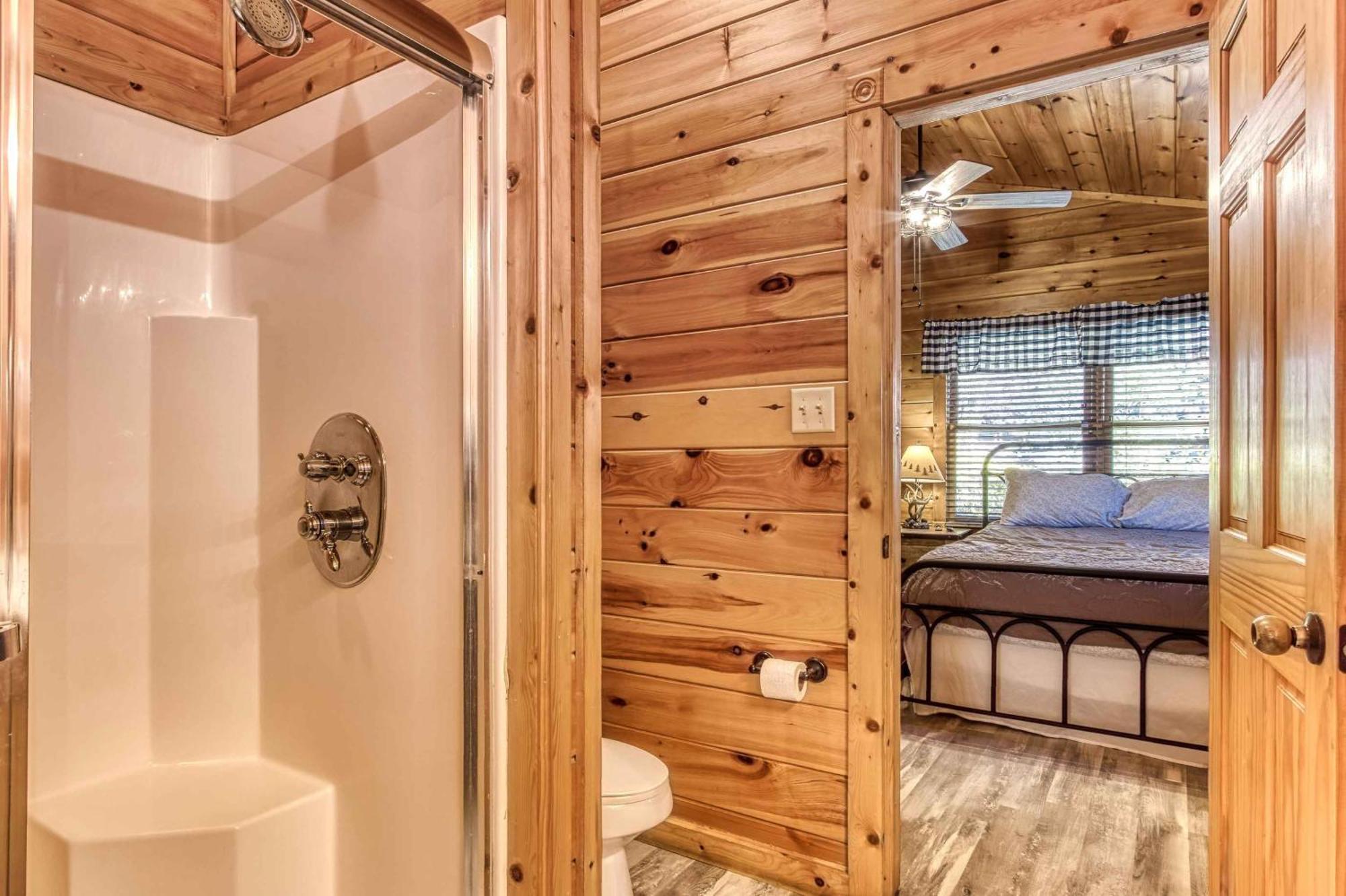 Dog Friendly, Romantic Mtn Getaway Hot Tub Pool Gatlinburg Exterior foto