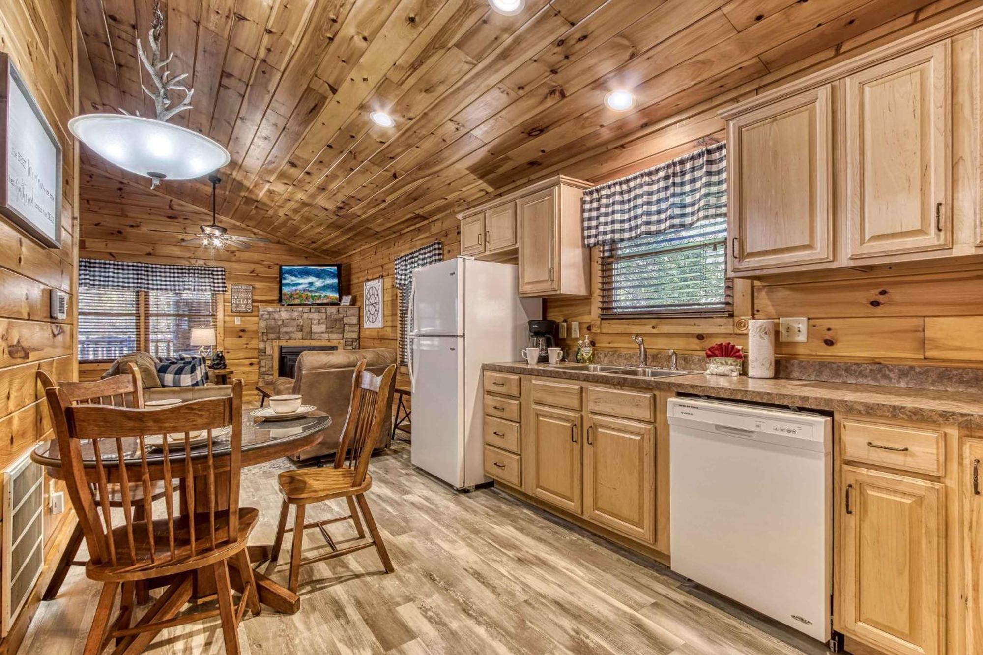 Dog Friendly, Romantic Mtn Getaway Hot Tub Pool Gatlinburg Exterior foto