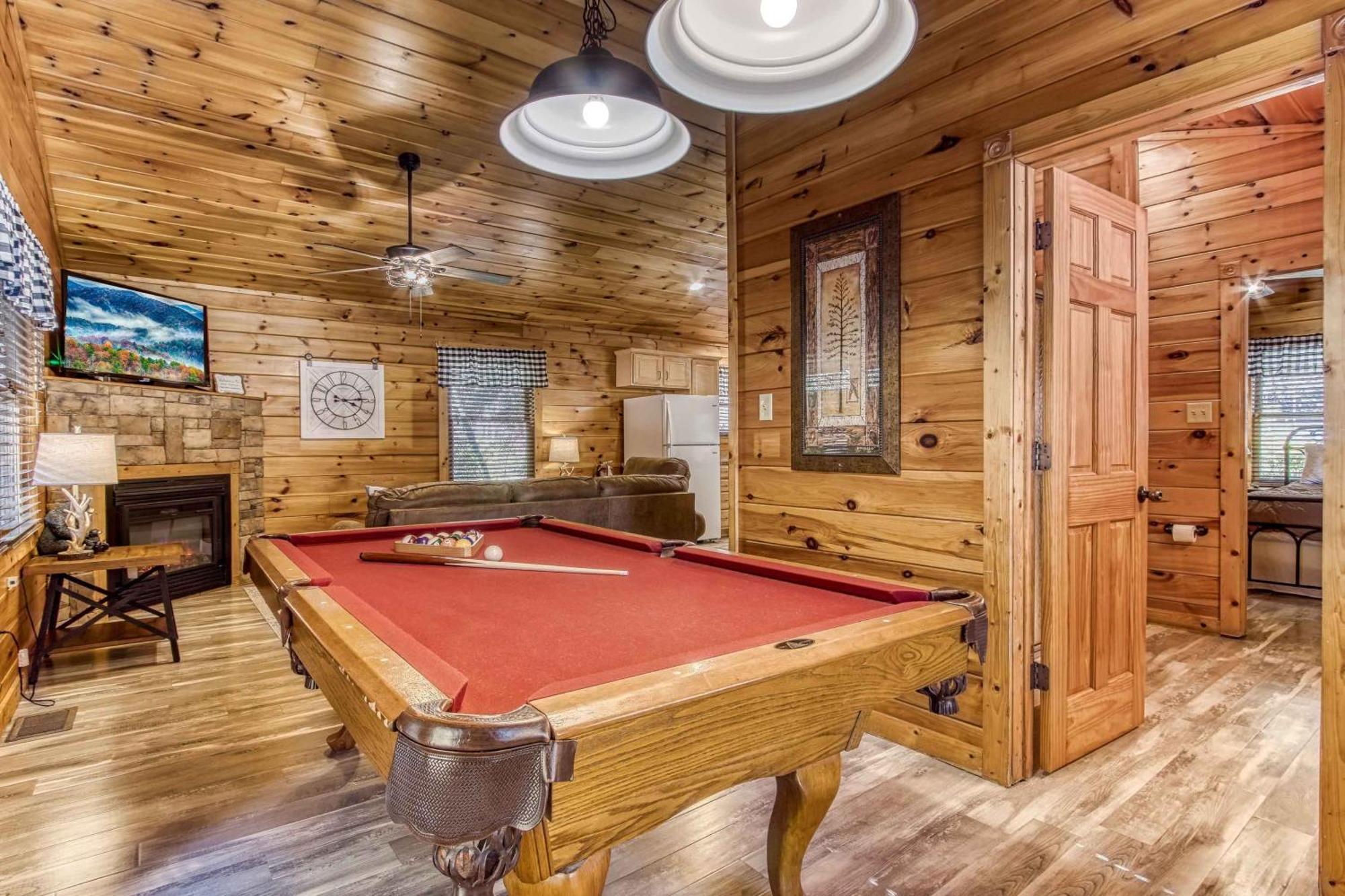 Dog Friendly, Romantic Mtn Getaway Hot Tub Pool Gatlinburg Exterior foto