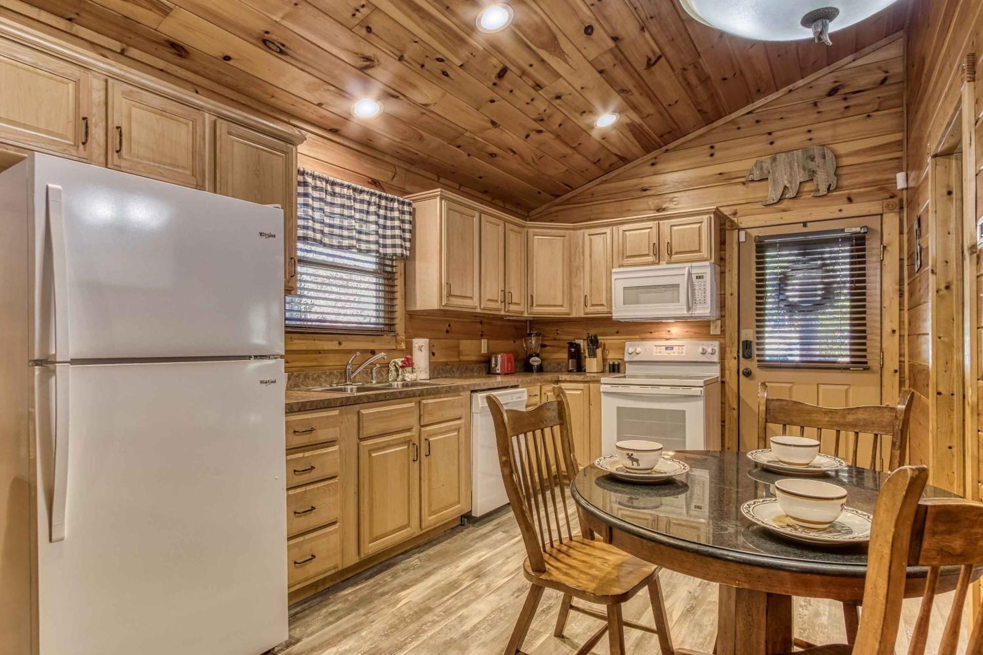 Dog Friendly, Romantic Mtn Getaway Hot Tub Pool Gatlinburg Exterior foto